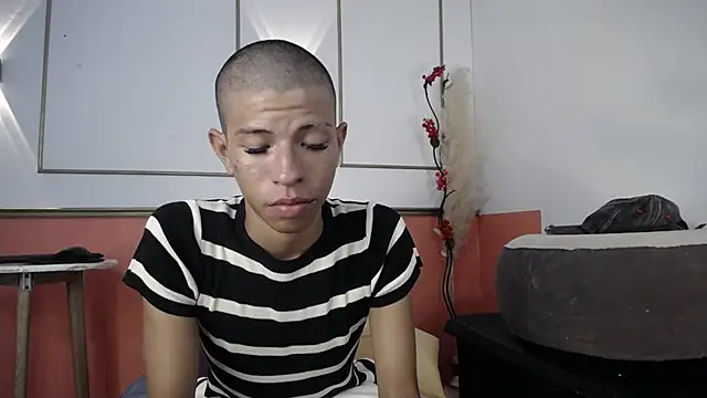 Tessachains 2  online show from November 19, 2025, 11:16 pm