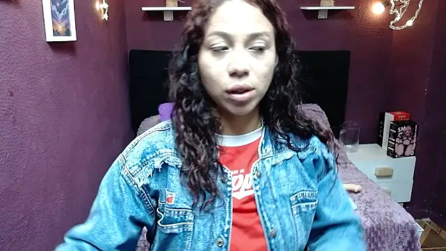 monika 256 online show from February 12, 2026, 1:22 pm