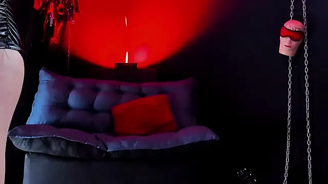 KatrinaStone online show from February 25, 2026, 9:14 pm