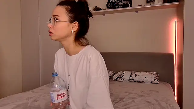 Hot-therapy4u online show from November 19, 2025, 6:35 am