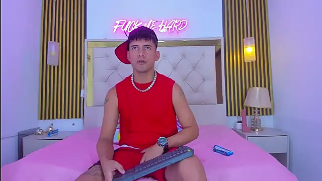 KEVIN MCKINLEY online show from November 18, 2025, 12:15 am