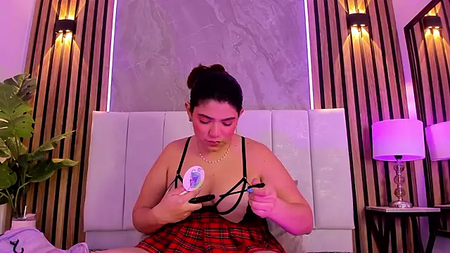 Carlotta de velour online show from February 16, 2026, 3:16 am