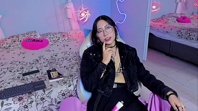 ArtemisaMoonn online show from November 13, 2025, 7:51 pm