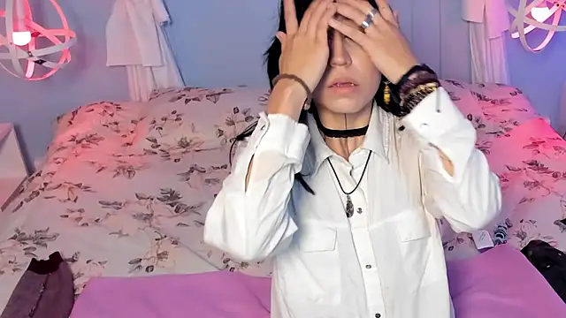 ArtemisaMoonn online show from November 24, 2025, 7:47 pm