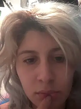 Hollywouldd online show from December 3, 2025, 6:03 am