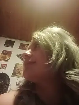 Hollywouldd online show from November 12, 2025, 6:12 pm