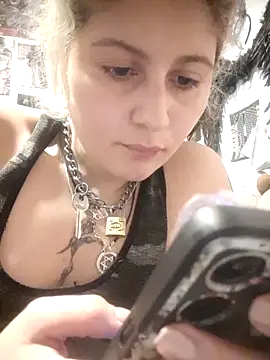 Hollywouldd online show from November 22, 2025, 2:32 am