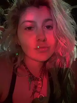 Hollywouldd online show from November 28, 2025, 7:08 am