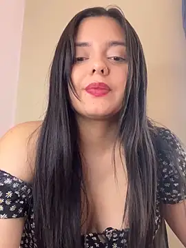 candicewest  online show from November 8, 2025, 1:36 pm