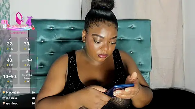 Tamaramilleer online show from December 18, 2025, 2:32 pm