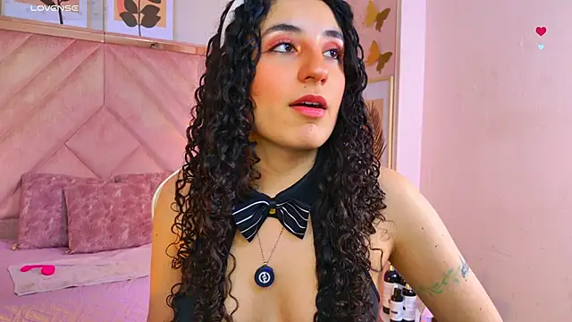 DemiJones  online show from May 23, 2026, 4:44 am