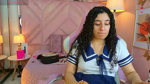 DemiJones  online show from April 7, 2026, 4:47 am