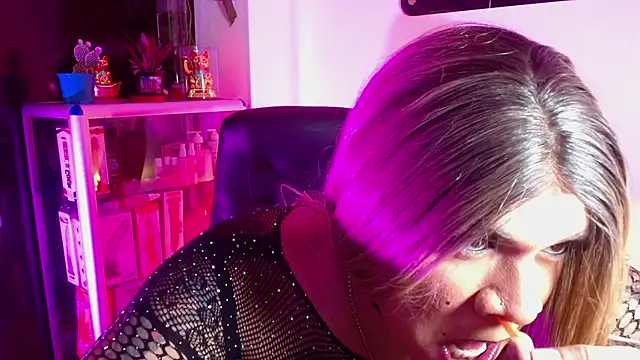 Snapshot of mistressparty chatting on November 12, 2025, 2:15 am mistressparty online show from November 12, 2025, 2:15 am