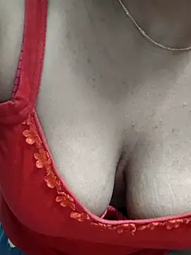 Snapshot of Miss_dolli chatting on December 2, 2025, 11:39 pm Miss dolli online show from December 2, 2025, 11:39 pm