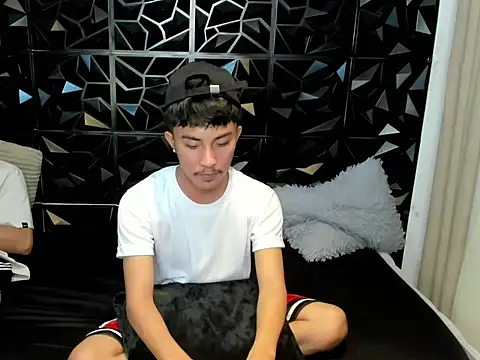 Urloverhardcock online show from April 20, 2026, 6:31 pm