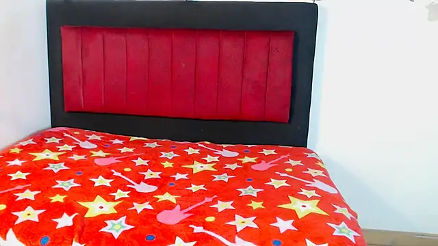 Snapshot of AMARYXS chatting on February 18, 2026, 12:01 pm AMARYXS online show from February 18, 2026, 12:01 pm