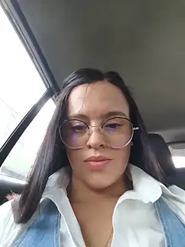 Snapshot of ALEJA__22 chatting on May 23, 2026, 7:02 pm ALEJA 22 online show from May 23, 2026, 7:02 pm