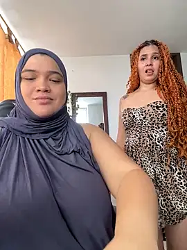 sweetmuslim01 online show from November 12, 2025, 4:55 pm