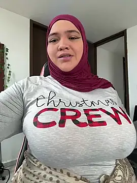 Snapshot of sweetmuslim01 chatting on March 2, 2026, 4:47 pm sweetmuslim01 online show from March 2, 2026, 4:47 pm