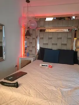 Snapshot of Lucianacute7 chatting on November 12, 2025, 3:05 pm Lucianacute7 online show from November 12, 2025, 3:05 pm