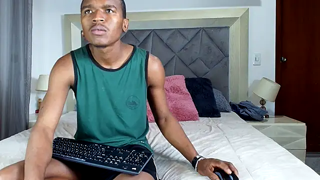 OurPerfectMix online show from November 18, 2025, 3:32 am