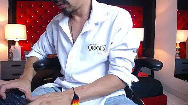 Magnar Royal online show from November 13, 2025, 8:13 pm