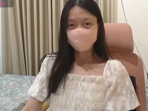 Lil-Cherries online show from November 13, 2025, 4:00 pm