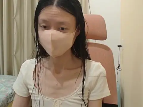 Lil-Cherries online show from February 6, 2026, 1:40 pm