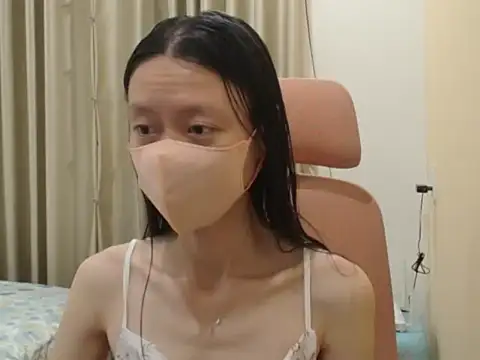 Lil-Cherries online show from March 13, 2026, 11:37 am