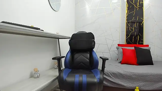 Zoro V online show from November 11, 2025, 7:52 pm