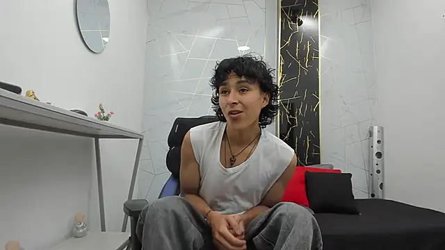 Zoro V online show from November 12, 2025, 7:40 pm