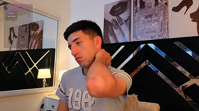 Snapshot of Un_Sluttyy chatting on March 31, 2026, 11:34 am Un Sluttyy online show from March 31, 2026, 11:34 am