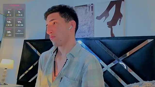 Snapshot of Un_Sluttyy chatting on April 8, 2026, 11:33 am Un Sluttyy online show from April 8, 2026, 11:33 am