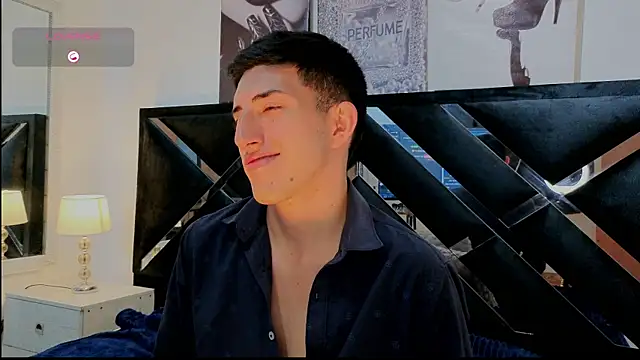 Snapshot of Un_Sluttyy chatting on April 1, 2026, 1:41 pm Un Sluttyy online show from April 1, 2026, 1:41 pm