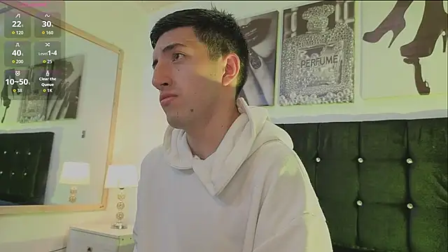 Snapshot of Un_Sluttyy chatting on March 11, 2026, 11:37 am Un Sluttyy online show from March 11, 2026, 11:37 am