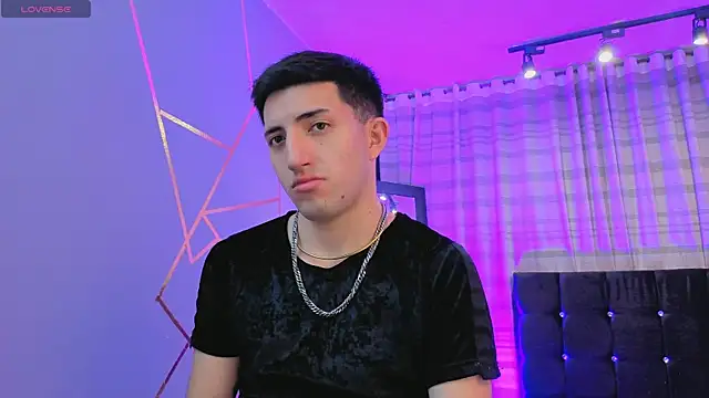 Un Sluttyy online show from December 17, 2025, 11:48 am