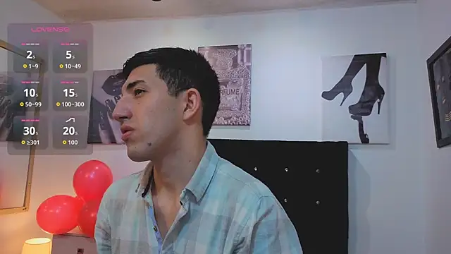 Snapshot of Un_Sluttyy chatting on February 13, 2026, 12:05 pm Un Sluttyy online show from February 13, 2026, 12:05 pm