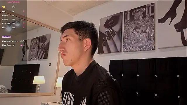 Snapshot of Un_Sluttyy chatting on March 10, 2026, 11:14 am Un Sluttyy online show from March 10, 2026, 11:14 am