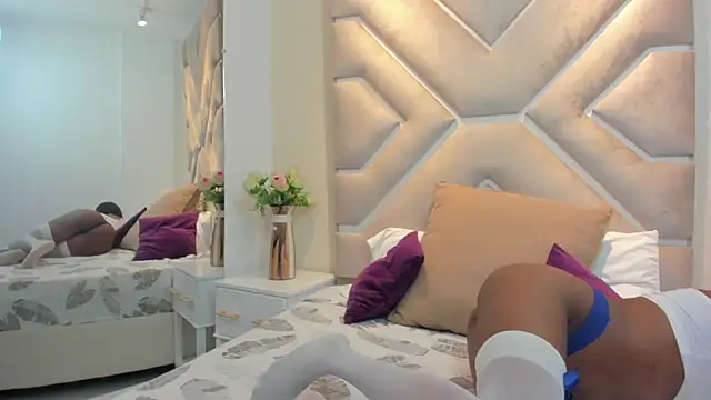 Bella Rousee  online show from November 13, 2025, 4:16 am