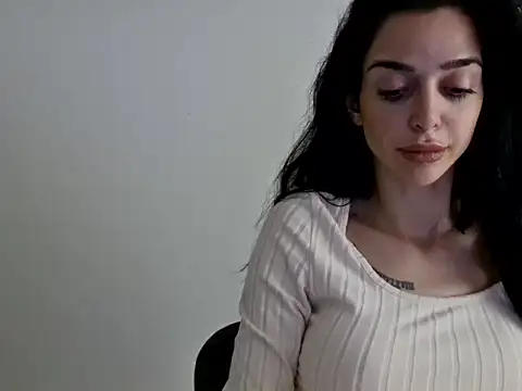 gloriyapg online show from November 20, 2025, 10:38 am