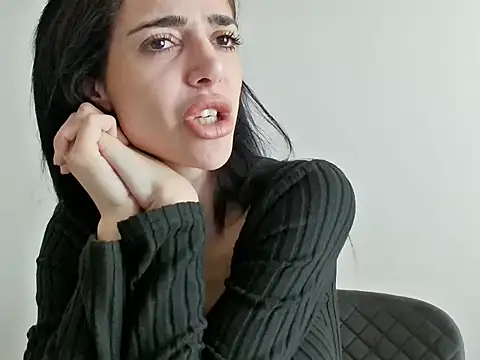 gloriyapg online show from November 23, 2025, 9:41 am