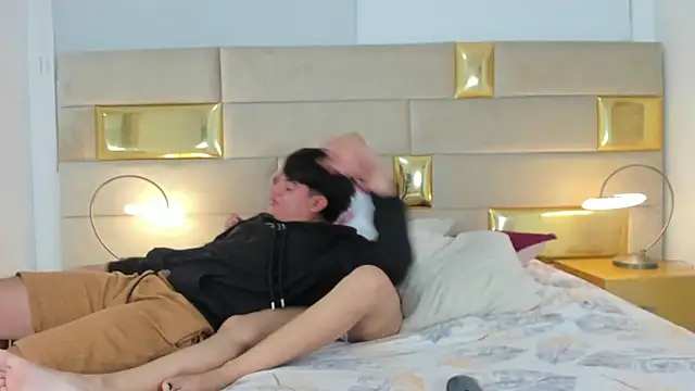 LoveRebels  online show from January 7, 2026, 1:16 pm