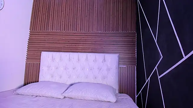 ZarinaWynne online show from March 23, 2026, 1:22 pm