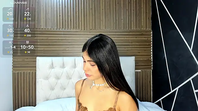Snapshot of ZarinaWynne chatting on April 23, 2026, 12:40 pm ZarinaWynne online show from April 23, 2026, 12:40 pm