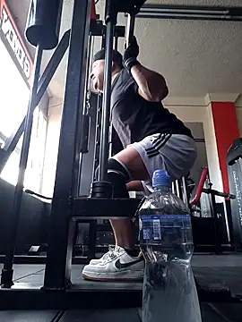 themorenofit08 online show from May 19, 2026, 10:17 pm