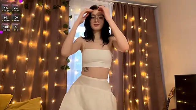 RafaelaLoghry online show from November 26, 2025, 11:54 am