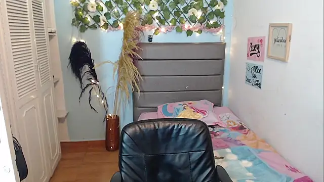 catherin foxxx online show from November 16, 2025, 7:40 pm