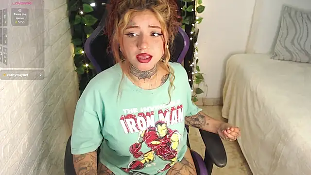 catherine monroe online show from November 17, 2025, 9:41 pm