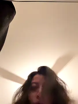 SaintNina online show from November 27, 2025, 12:00 am