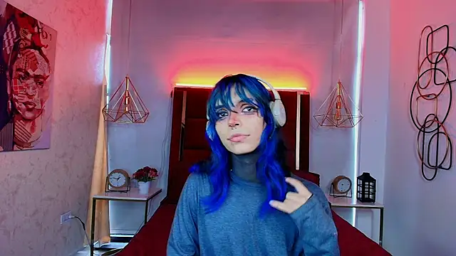 Snapshot of luxiel_ chatting on May 28, 2026, 9:21 pm luxiel online show from May 28, 2026, 9:21 pm